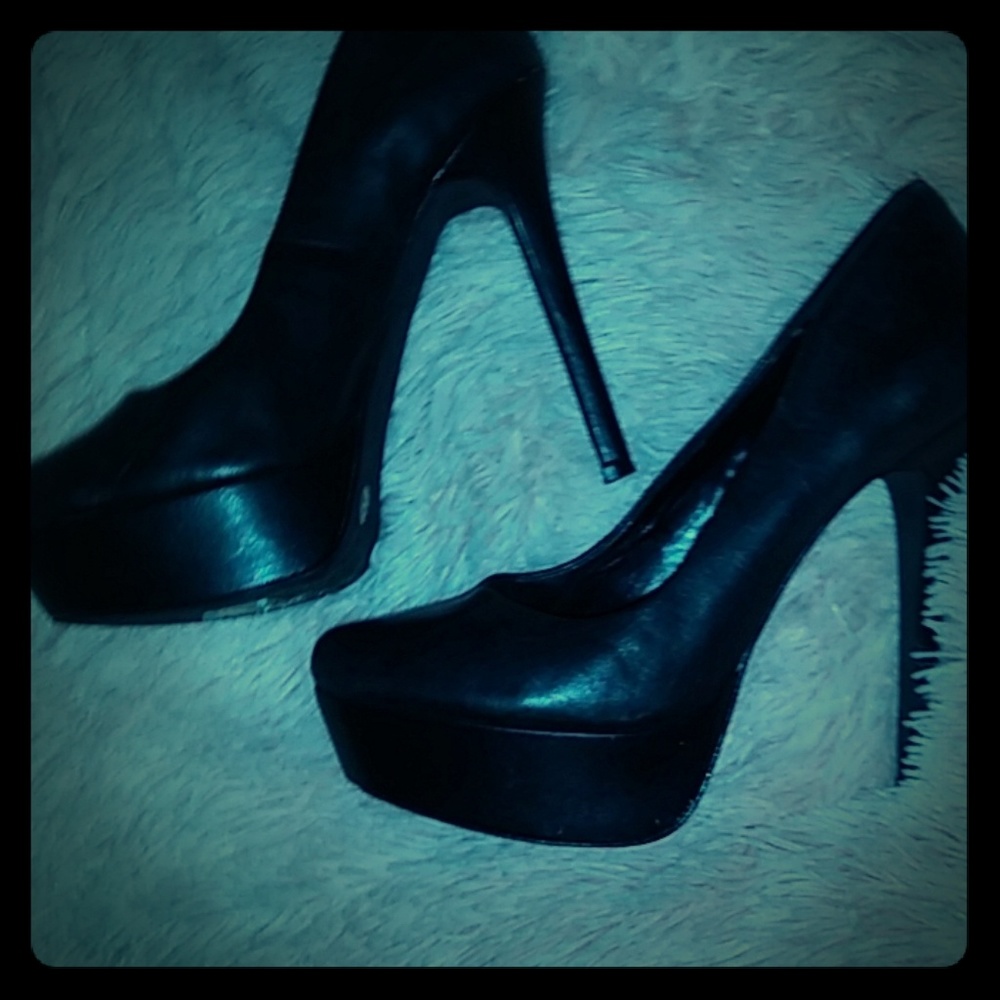 Jessica Simpson 100% leather Black 👠 TRADES WELC